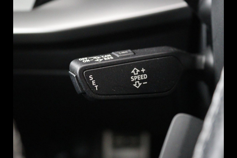 Audi A3 30 TFSI S edition | Carplay | Trekhaak | Sportstoelen | Navigatie | Virtual Cockpit | Half leder | Full LED | Climate control | Cruise control | Getint glas