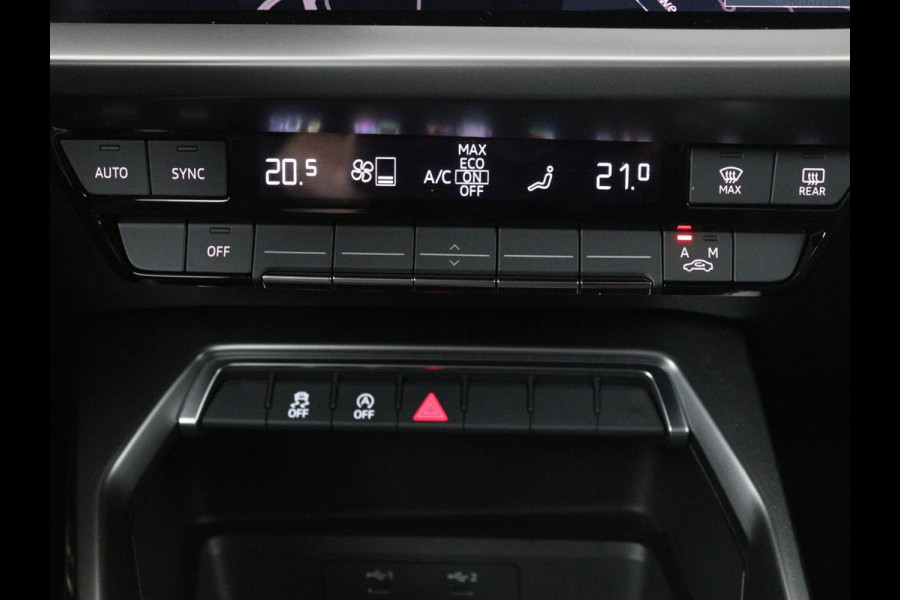 Audi A3 30 TFSI S edition | Carplay | Trekhaak | Sportstoelen | Navigatie | Virtual Cockpit | Half leder | Full LED | Climate control | Cruise control | Getint glas