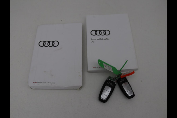Audi A3 30 TFSI S edition | Carplay | Trekhaak | Sportstoelen | Navigatie | Virtual Cockpit | Half leder | Full LED | Climate control | Cruise control | Getint glas