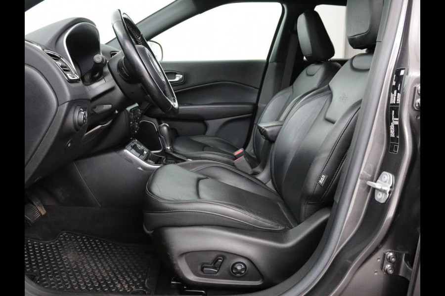 Jeep Compass 4xe 240 Plug-in Hybrid Electric S | Leder | Trekhaak | Alpine Sound | Stoel & stuurverwarming | Navigatie | Xenon | Camera | Carplay | Keyless | Climate control