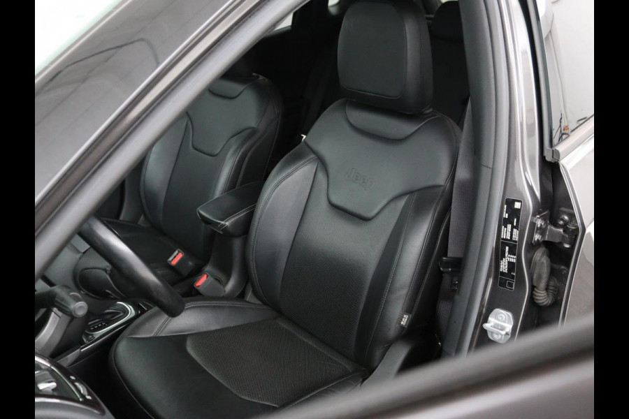 Jeep Compass 4xe 240 Plug-in Hybrid Electric S | Leder | Trekhaak | Alpine Sound | Stoel & stuurverwarming | Navigatie | Xenon | Camera | Carplay | Keyless | Climate control