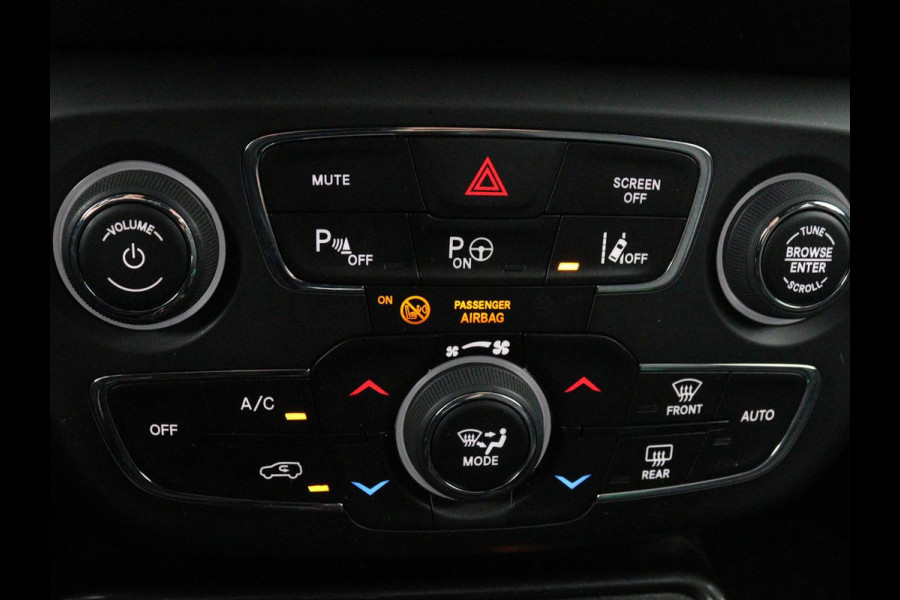 Jeep Compass 4xe 240 Plug-in Hybrid Electric S | Leder | Trekhaak | Alpine Sound | Stoel & stuurverwarming | Navigatie | Xenon | Camera | Carplay | Keyless | Climate control