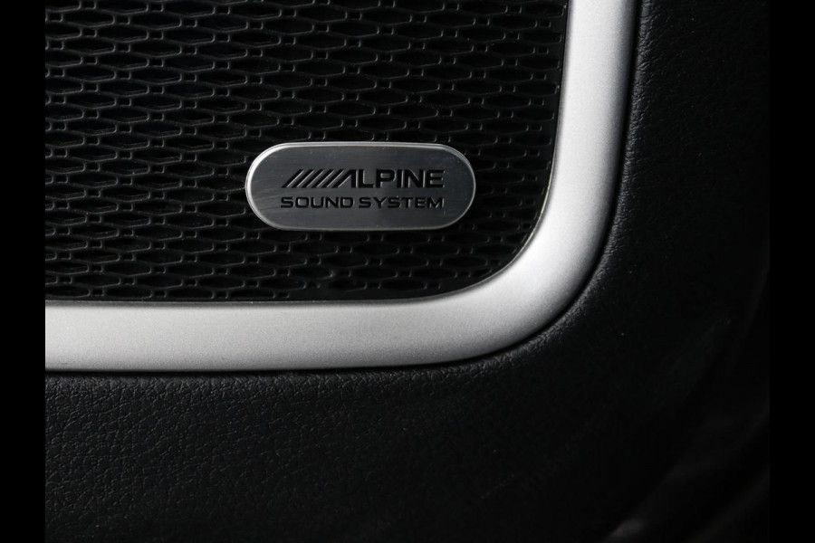 Jeep Compass 4xe 240 Plug-in Hybrid Electric S | Leder | Trekhaak | Alpine Sound | Stoel & stuurverwarming | Navigatie | Xenon | Camera | Carplay | Keyless | Climate control