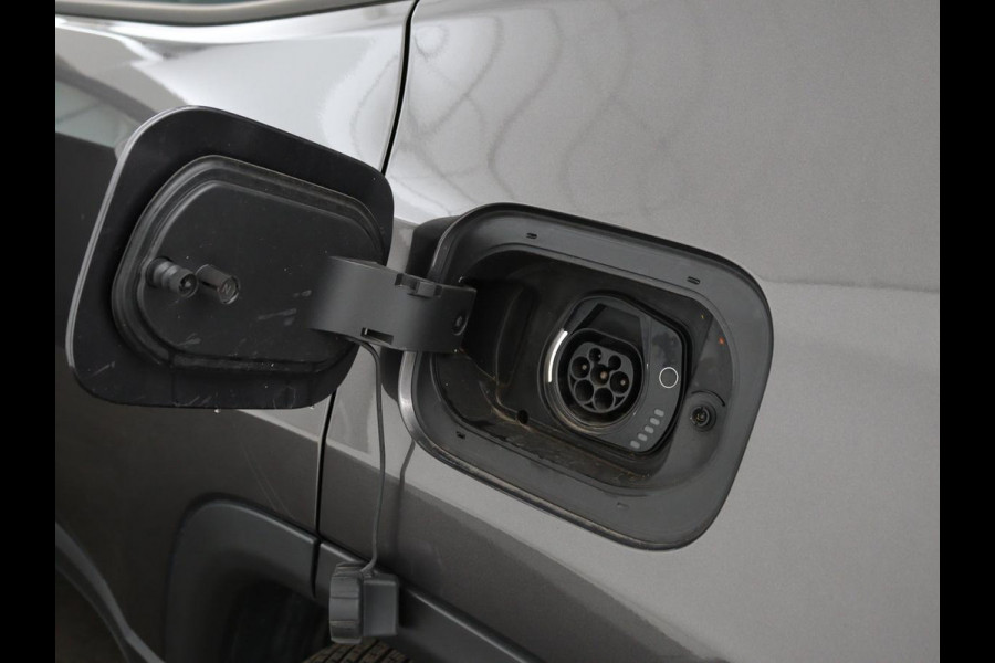 Jeep Compass 4xe 240 Plug-in Hybrid Electric S | Leder | Trekhaak | Alpine Sound | Stoel & stuurverwarming | Navigatie | Xenon | Camera | Carplay | Keyless | Climate control