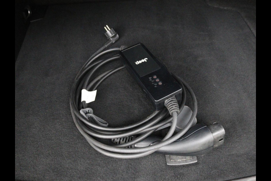Jeep Compass 4xe 240 Plug-in Hybrid Electric S | Leder | Trekhaak | Alpine Sound | Stoel & stuurverwarming | Navigatie | Xenon | Camera | Carplay | Keyless | Climate control