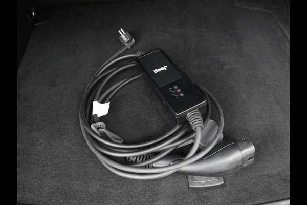 Jeep Compass 4xe 240 Plug-in Hybrid Electric S | Leder | Trekhaak | Alpine Sound | Stoel & stuurverwarming | Navigatie | Xenon | Camera | Carplay | Keyless | Climate control