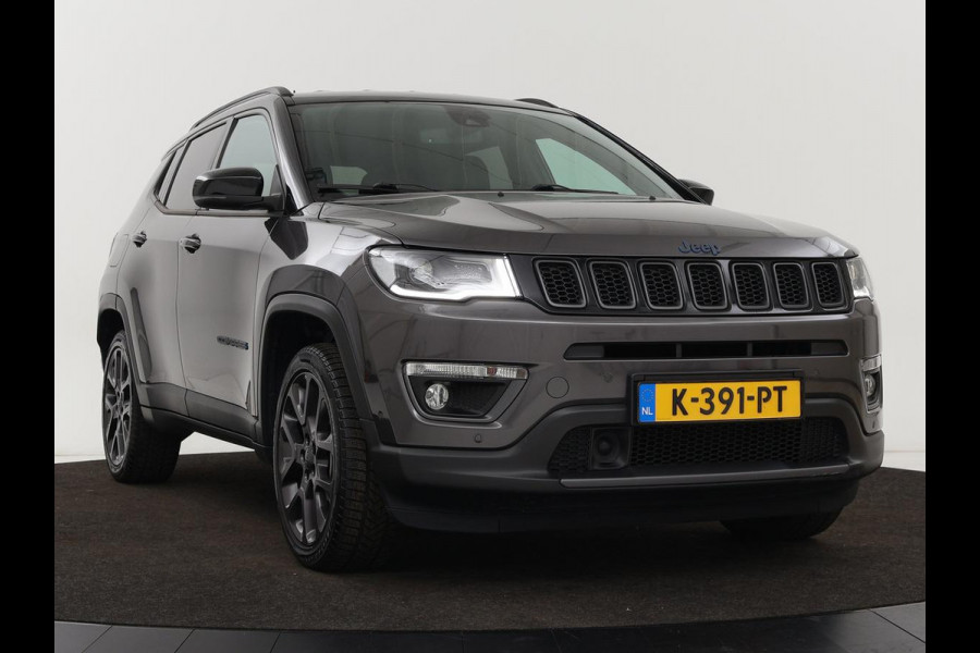 Jeep Compass 4xe 240 Plug-in Hybrid Electric S | Leder | Trekhaak | Alpine Sound | Stoel & stuurverwarming | Navigatie | Xenon | Camera | Carplay | Keyless | Climate control