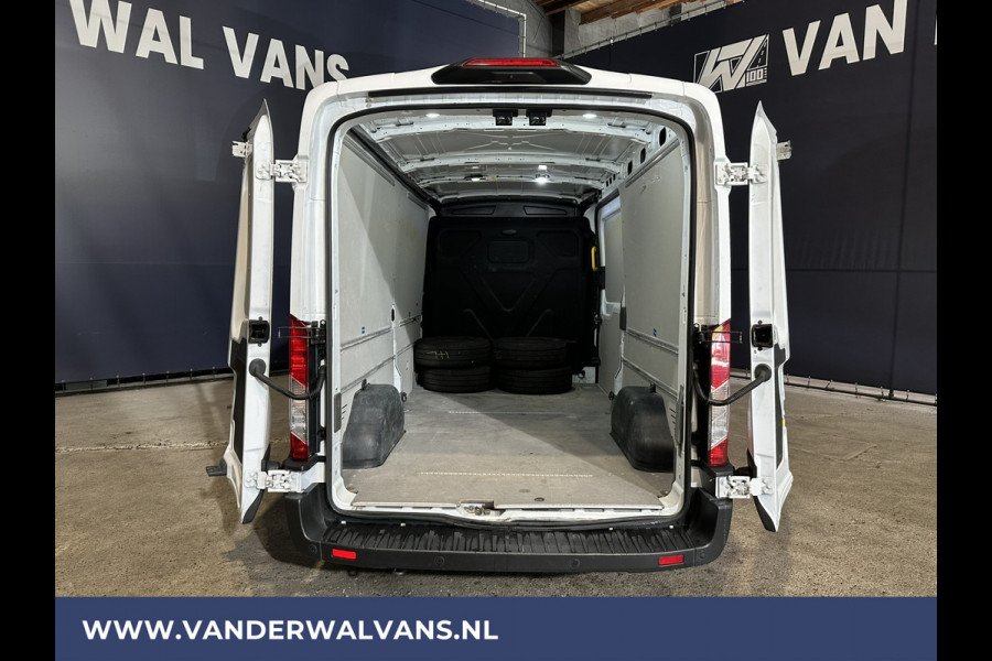 Ford Transit 2.0 TDCI 131pk L3H2 Euro6 Airco | Camera | Navigatie | Apple Carplay | Android Auto Cruisecontrol, Stoelverwarming, Verwarmde voorruit, Parkeersensoren, Bijrijdersbank, 2500kg trekvermogen