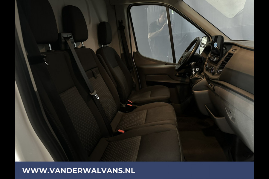 Ford Transit 2.0 TDCI 131pk L3H2 Euro6 Airco | Camera | Navigatie | Apple Carplay | Android Auto Cruisecontrol, Stoelverwarming, Verwarmde voorruit, Parkeersensoren, Bijrijdersbank, 2500kg trekvermogen