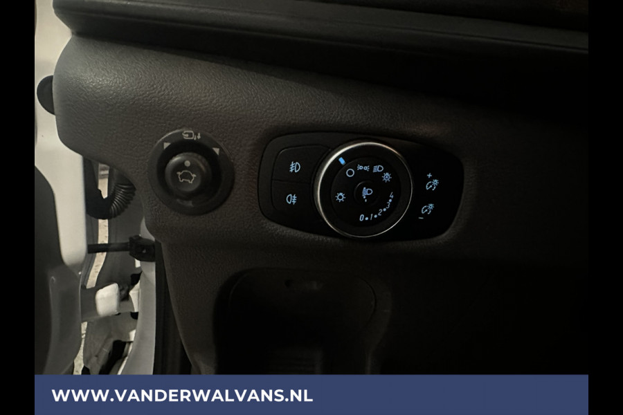 Ford Transit 2.0 TDCI 131pk L3H2 Euro6 Airco | Camera | Navigatie | Apple Carplay | Android Auto Cruisecontrol, Stoelverwarming, Verwarmde voorruit, Parkeersensoren, Bijrijdersbank, 2500kg trekvermogen