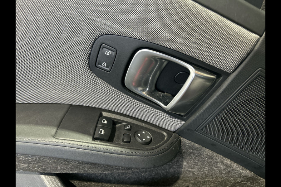 BMW i3 Executive Edition 120Ah 42 kWh | Panoramadak | stoelverwarming