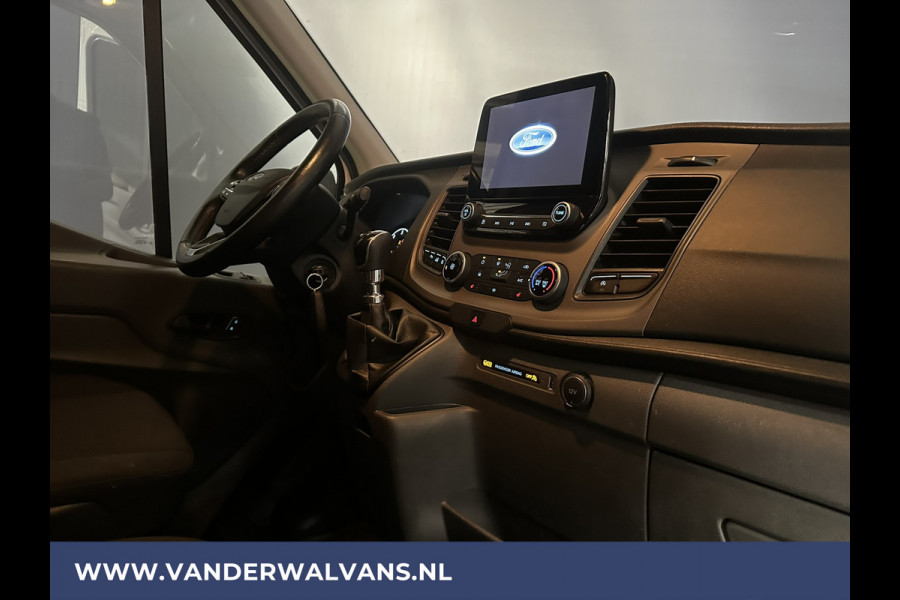 Ford Transit 2.0 TDCI 131pk L3H2 Euro6 Airco | Camera | Navigatie | Cruisecontrol | Verwarmde voorruit Stoelverwarming, Elektrisch verstelbare bestuurdersstoel, Parkeersensoren, Bijrijdersbank
