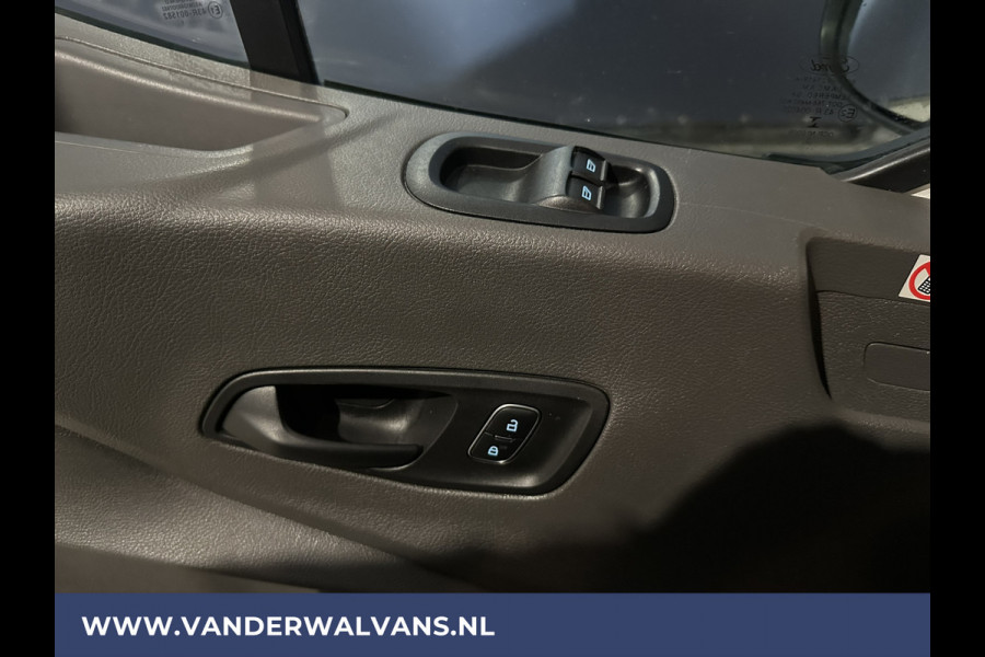 Ford Transit 2.0 TDCI 131pk L3H2 Euro6 Airco | Camera | Navigatie | Cruisecontrol | Verwarmde voorruit Stoelverwarming, Elektrisch verstelbare bestuurdersstoel, Parkeersensoren, Bijrijdersbank
