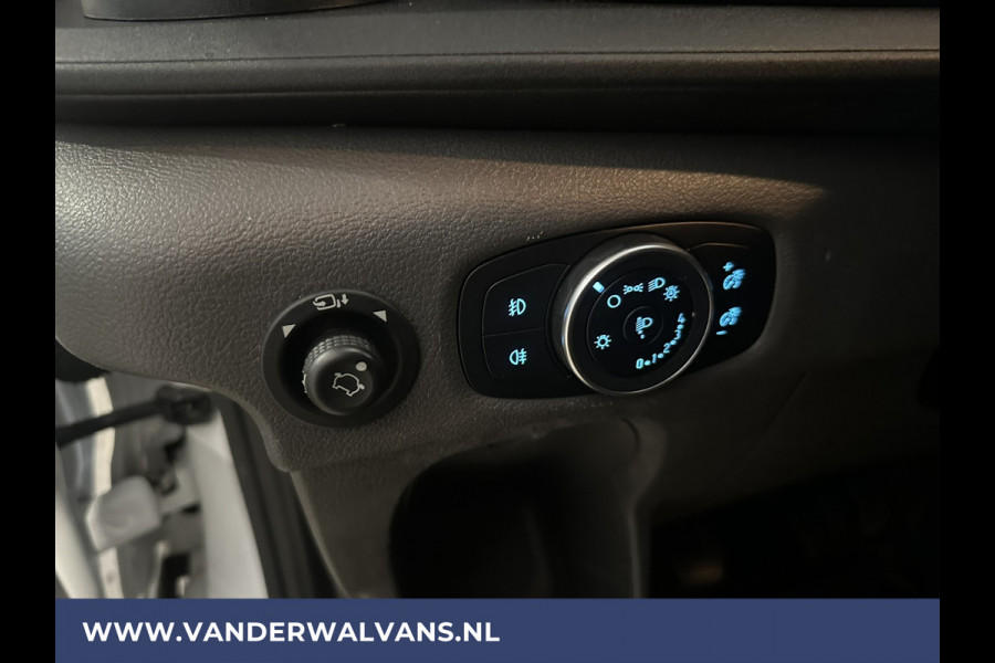 Ford Transit 2.0 TDCI 131pk L3H2 Euro6 Airco | Camera | Navigatie | Cruisecontrol | Verwarmde voorruit Stoelverwarming, Elektrisch verstelbare bestuurdersstoel, Parkeersensoren, Bijrijdersbank