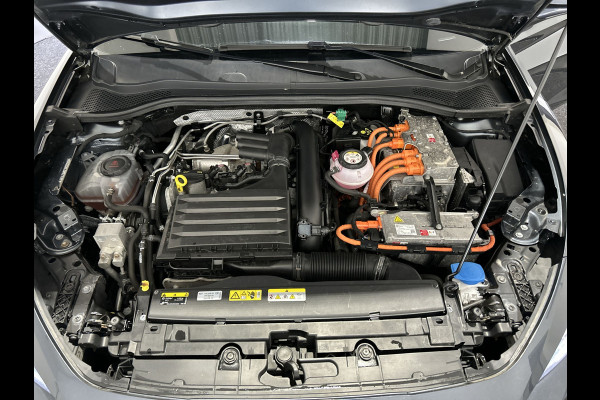 Seat Leon 1.4 TSI eHybrid PHEV Xcellence | Adaptive cruise control | Lane assist | Sfeerverlichting