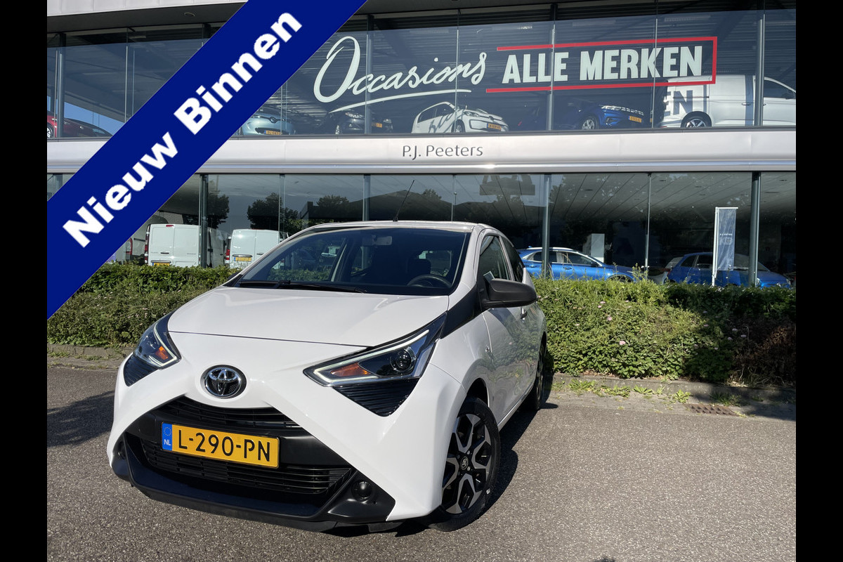 Toyota Aygo 1.0 VVT-i x-fun Airco - Bluetooth - Cruise control - MF stuurwiel - Licht metalen velgen - Centrale deurvergrendeling Toyota Aygo 1.0 VVT-i x-fun Airco - Bluetooth - Cruise control - MF stuurwiel - Licht metalen velgen - Centrale deurvergrendeling