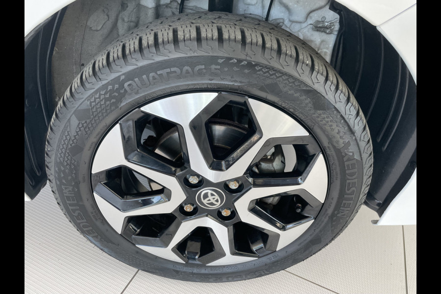 Toyota Aygo 1.0 VVT-i x-fun Airco - Bluetooth - Cruise control - MF stuurwiel - Licht metalen velgen - Centrale deurvergrendeling