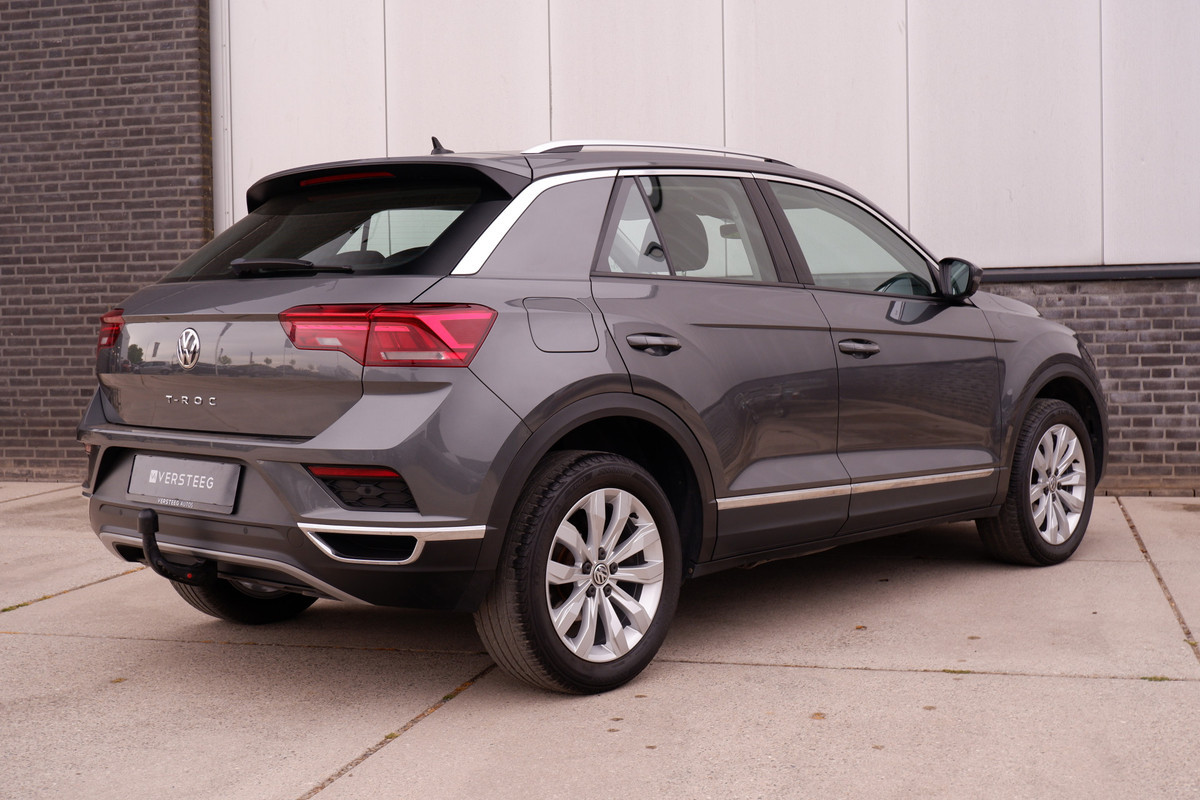 Volkswagen T-Roc 1.5 TSI Sport | LED | Trekhaak | Carplay | Navi | Camera | PDC Volkswagen T-Roc 1.5 TSI Sport | LED | Trekhaak | Carplay | Navi | Camera | PDC
