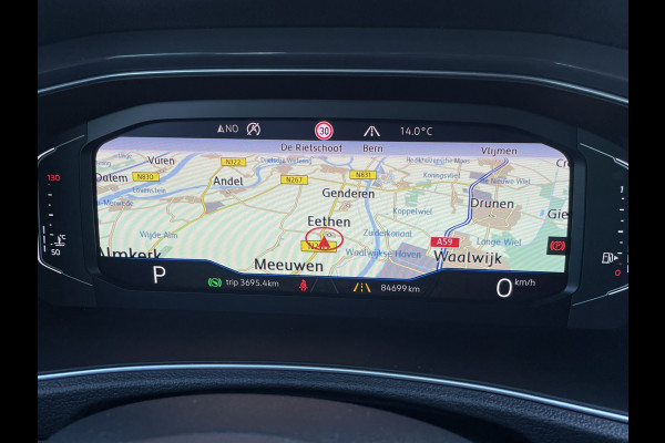 Volkswagen T-Roc 1.5 TSI Sport | LED | Trekhaak | Carplay | Navi | Camera | PDC