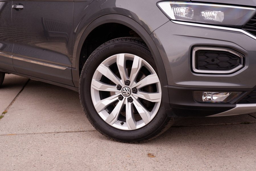 Volkswagen T-Roc 1.5 TSI Sport | LED | Trekhaak | Carplay | Navi | Camera | PDC