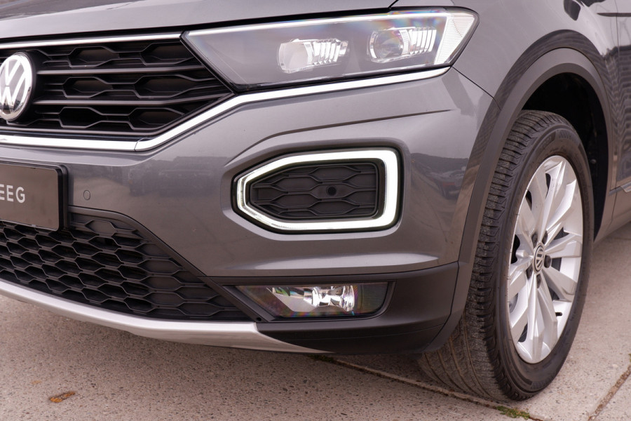 Volkswagen T-Roc 1.5 TSI Sport | LED | Trekhaak | Carplay | Navi | Camera | PDC