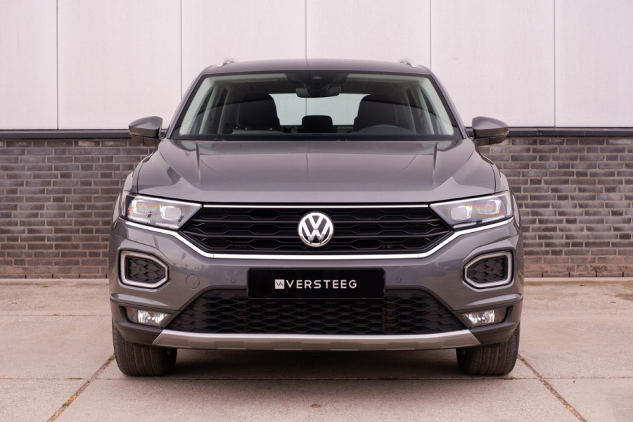 Volkswagen T-Roc 1.5 TSI Sport | LED | Trekhaak | Carplay | Navi | Camera | PDC
