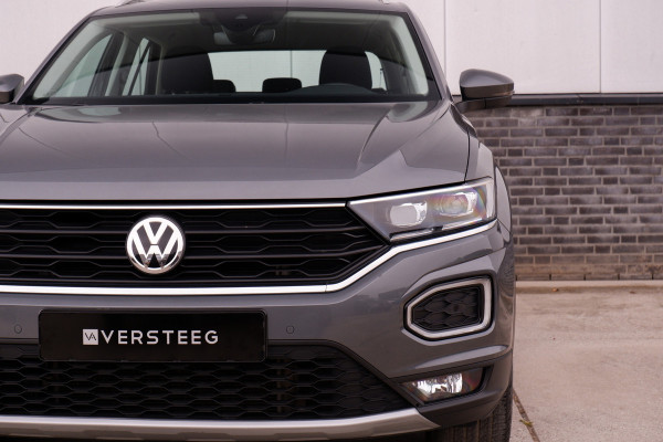Volkswagen T-Roc 1.5 TSI Sport | LED | Trekhaak | Carplay | Navi | Camera | PDC