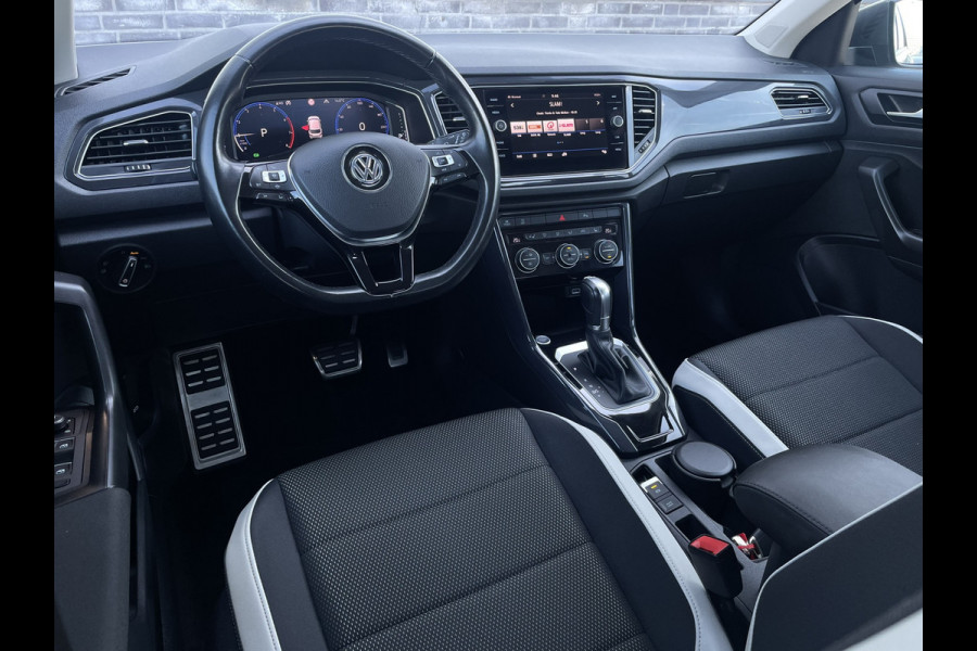 Volkswagen T-Roc 1.5 TSI Sport | LED | Trekhaak | Carplay | Navi | Camera | PDC