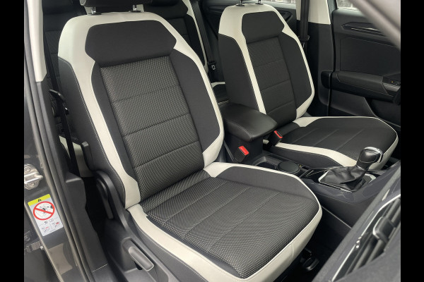 Volkswagen T-Roc 1.5 TSI Sport | LED | Trekhaak | Carplay | Navi | Camera | PDC