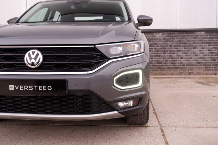 Volkswagen T-Roc 1.5 TSI Sport | LED | Trekhaak | Carplay | Navi | Camera | PDC