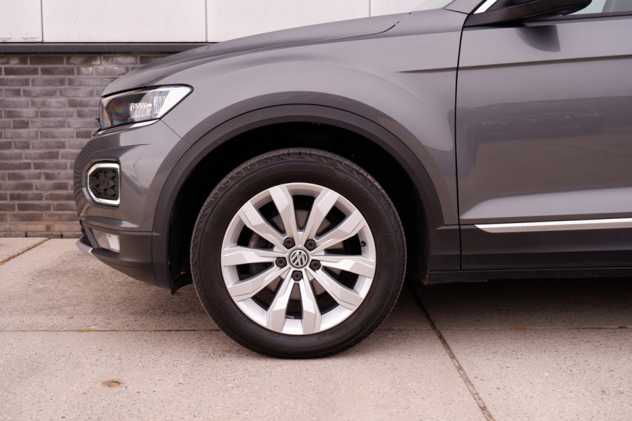 Volkswagen T-Roc 1.5 TSI Sport | LED | Trekhaak | Carplay | Navi | Camera | PDC