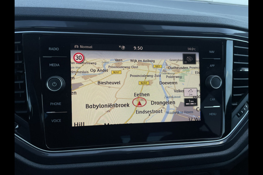 Volkswagen T-Roc 1.5 TSI Sport | LED | Trekhaak | Carplay | Navi | Camera | PDC