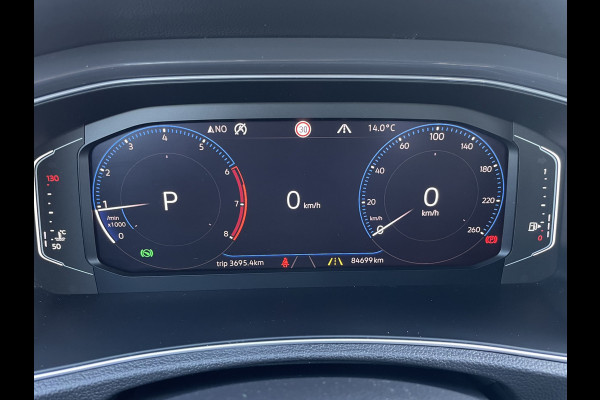 Volkswagen T-Roc 1.5 TSI Sport | LED | Trekhaak | Carplay | Navi | Camera | PDC