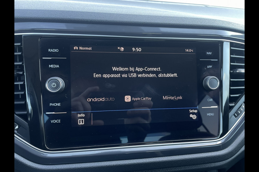 Volkswagen T-Roc 1.5 TSI Sport | LED | Trekhaak | Carplay | Navi | Camera | PDC