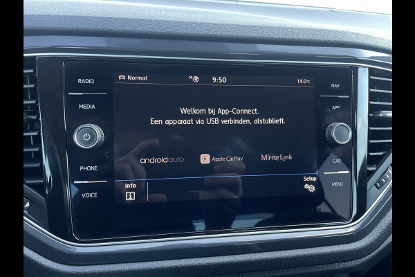 Volkswagen T-Roc 1.5 TSI Sport | LED | Trekhaak | Carplay | Navi | Camera | PDC
