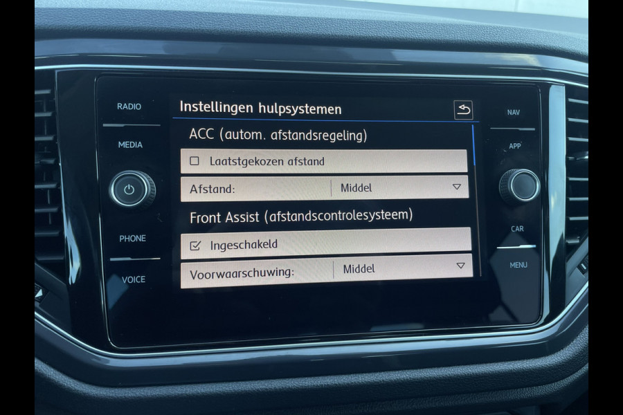 Volkswagen T-Roc 1.5 TSI Sport | LED | Trekhaak | Carplay | Navi | Camera | PDC