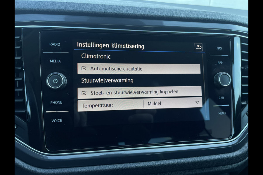 Volkswagen T-Roc 1.5 TSI Sport | LED | Trekhaak | Carplay | Navi | Camera | PDC