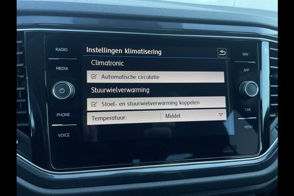 Volkswagen T-Roc 1.5 TSI Sport | LED | Trekhaak | Carplay | Navi | Camera | PDC