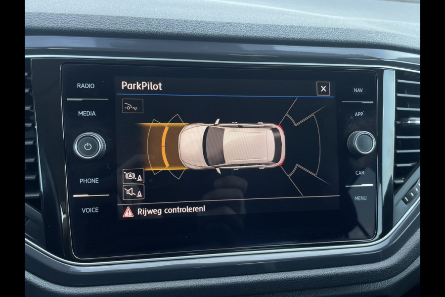 Volkswagen T-Roc 1.5 TSI Sport | LED | Trekhaak | Carplay | Navi | Camera | PDC