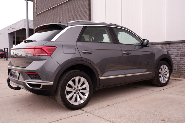 Volkswagen T-Roc 1.5 TSI Sport | LED | Trekhaak | Carplay | Navi | Camera | PDC