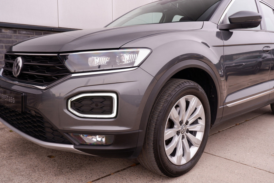 Volkswagen T-Roc 1.5 TSI Sport | LED | Trekhaak | Carplay | Navi | Camera | PDC