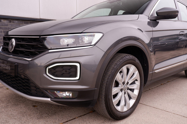 Volkswagen T-Roc 1.5 TSI Sport | LED | Trekhaak | Carplay | Navi | Camera | PDC