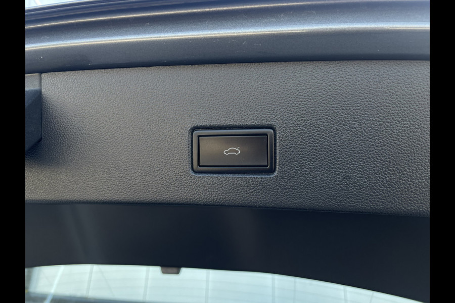 Volkswagen T-Roc 1.5 TSI Sport | LED | Trekhaak | Carplay | Navi | Camera | PDC