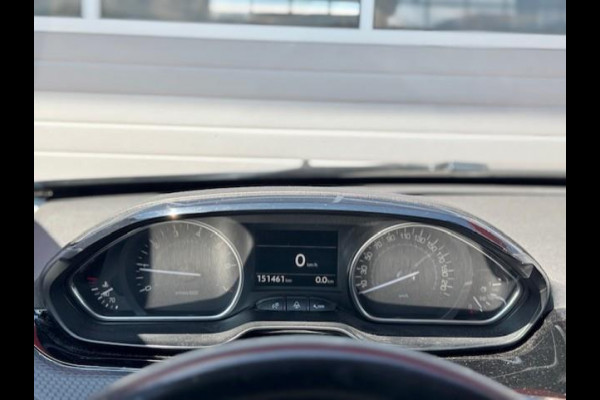 Peugeot 2008 1.2 PureTech Allure-Dealer onderhouden-Trekhaak