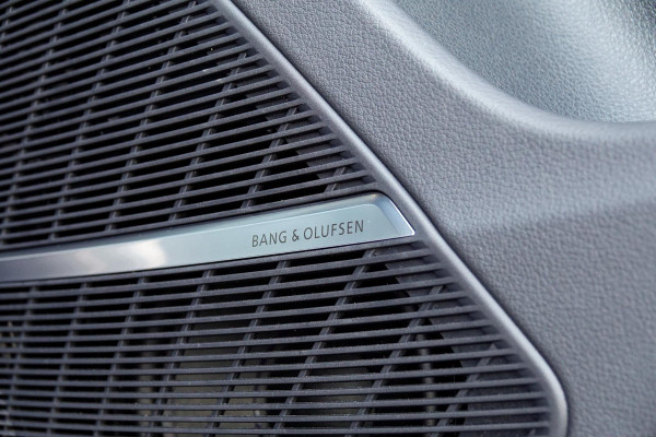 Audi SQ8 4.0 TFSI quattro *Vierwielbesturing / Panorama / Bang & Olufsen / Standkachel / Surround-View*
