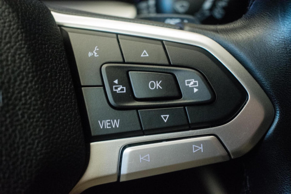Volkswagen Golf 1.0 eTSI Life Automaat ORG NL [ Sfeerverlichting Full LED Virtual Carplay Adaptive Cruise Parkeersensoren ]