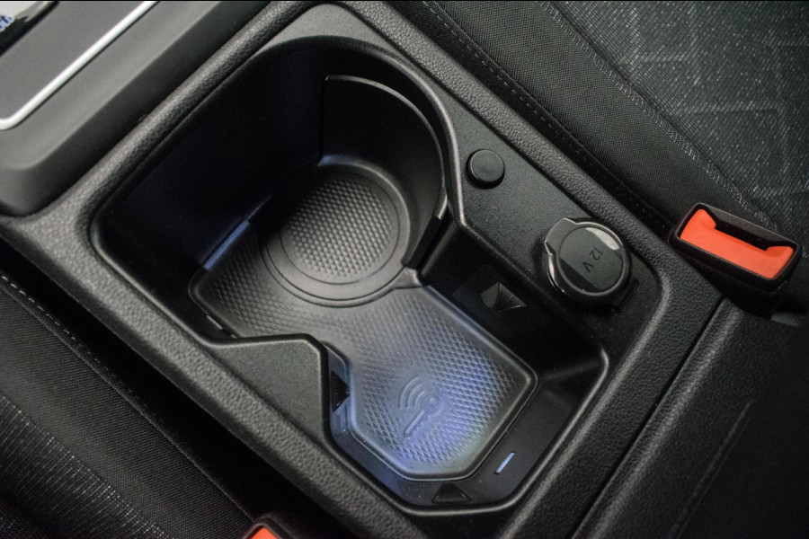 Volkswagen Golf 1.0 eTSI Life Automaat ORG NL [ Sfeerverlichting Full LED Virtual Carplay Adaptive Cruise Parkeersensoren ]