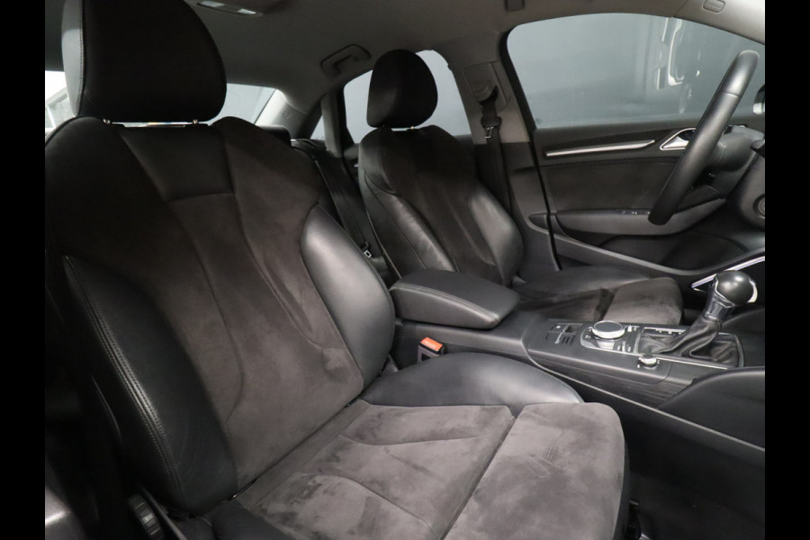 Audi A3 Limousine 1.5 TFSI CoD Design Sport [BANG&OLUFSEN, VIRTUAL COCKPIT, ALCANTARA, TREKHAAK,  SPORTSTOELEN, NIEUWSTAAT]