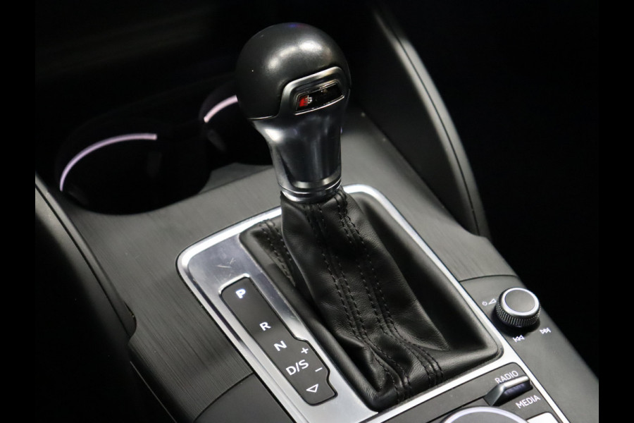 Audi A3 Limousine 1.5 TFSI CoD Design Sport [BANG&OLUFSEN, VIRTUAL COCKPIT, ALCANTARA, TREKHAAK,  SPORTSTOELEN, NIEUWSTAAT]