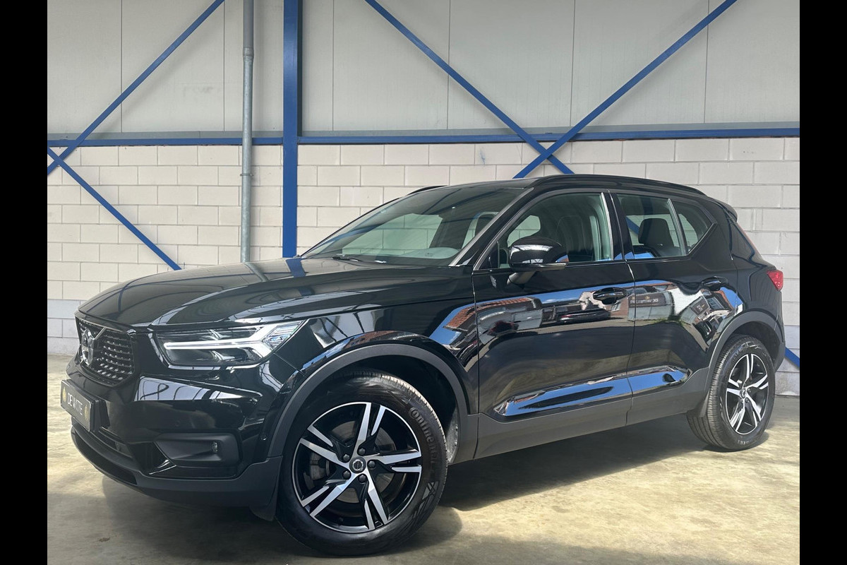 Volvo XC40 2.0 B4 R-Design Pano| Blis|Keyless|R-Camera|Full Volvo XC40 2.0 B4 R-Design Pano| Blis|Keyless|R-Camera|Full